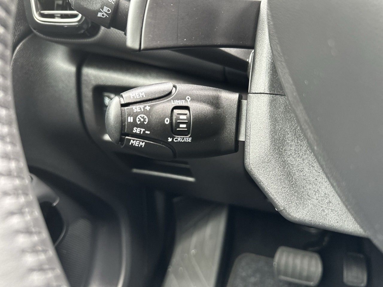 Fahrzeugabbildung Citroën C5 Aircross BlueHDI 130 EAT8 C-SERIES