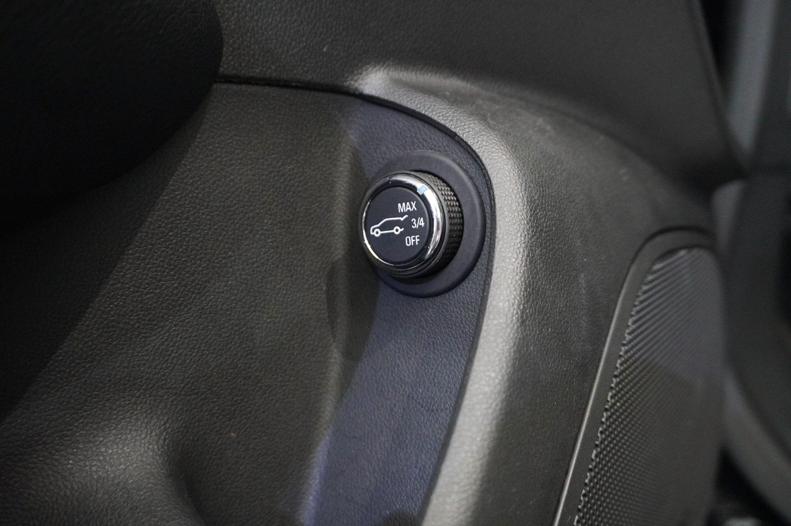 Fahrzeugabbildung Opel Insignia B ST 2.0D ULTIMATE NAVI/OPC/VIRT/SH/AHK