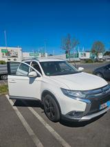 Mitsubishi Outlander 2.2 DI-D 4WD Automatik SUV-Star+ S...