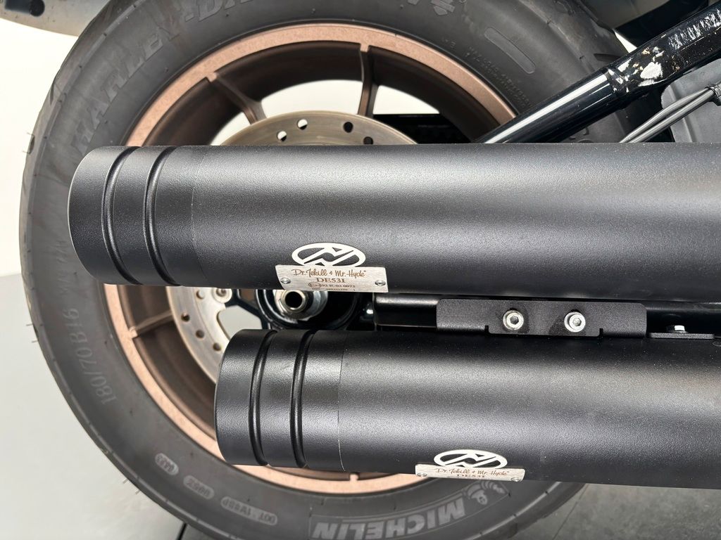 Fahrzeugabbildung Harley-Davidson LOW RIDER S FXLRS *NEUWERTIG *JEKILL&HYDE