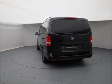 Mercedes V 220 - 5