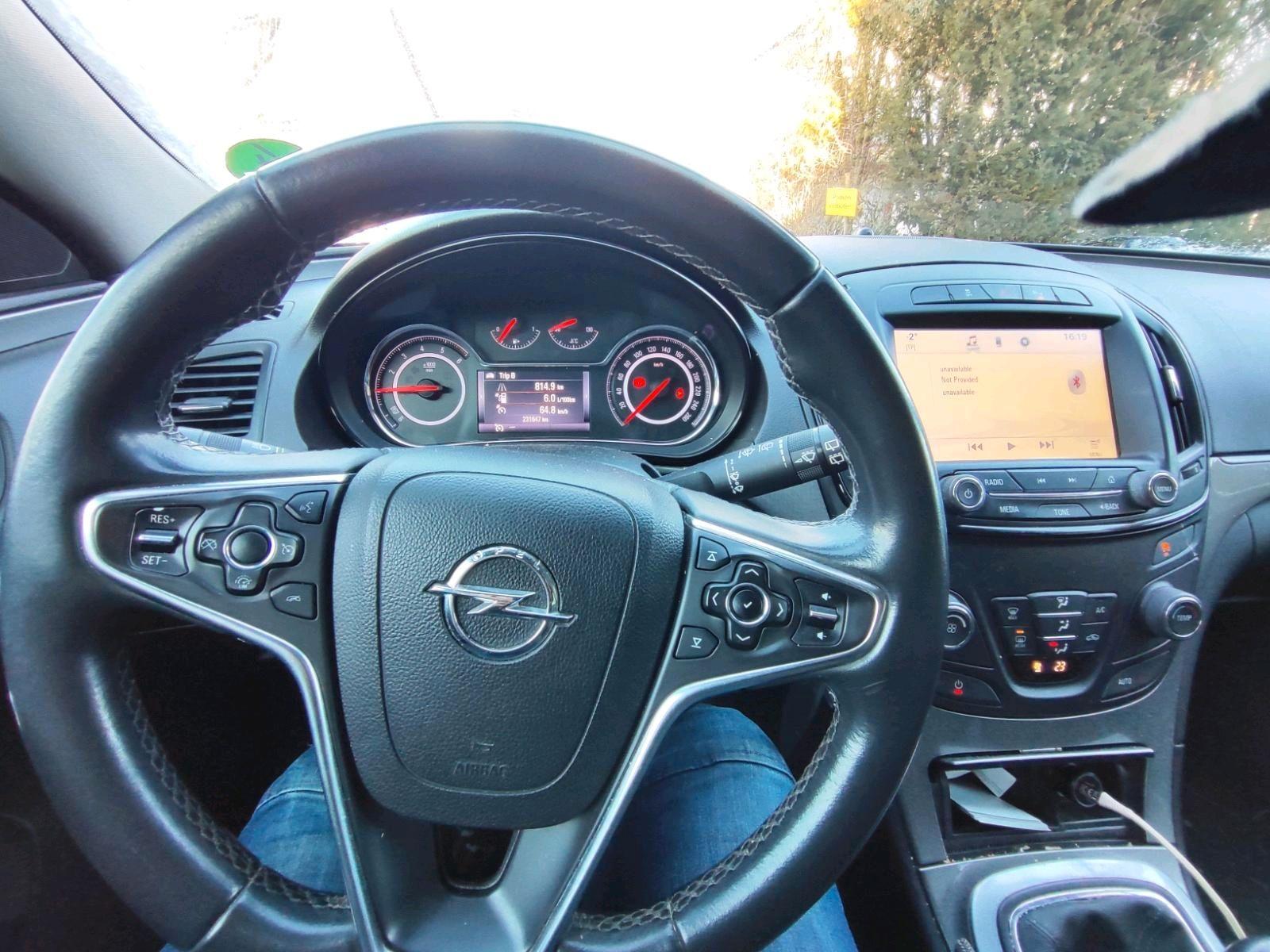 Opel Insignia 2014 — салон