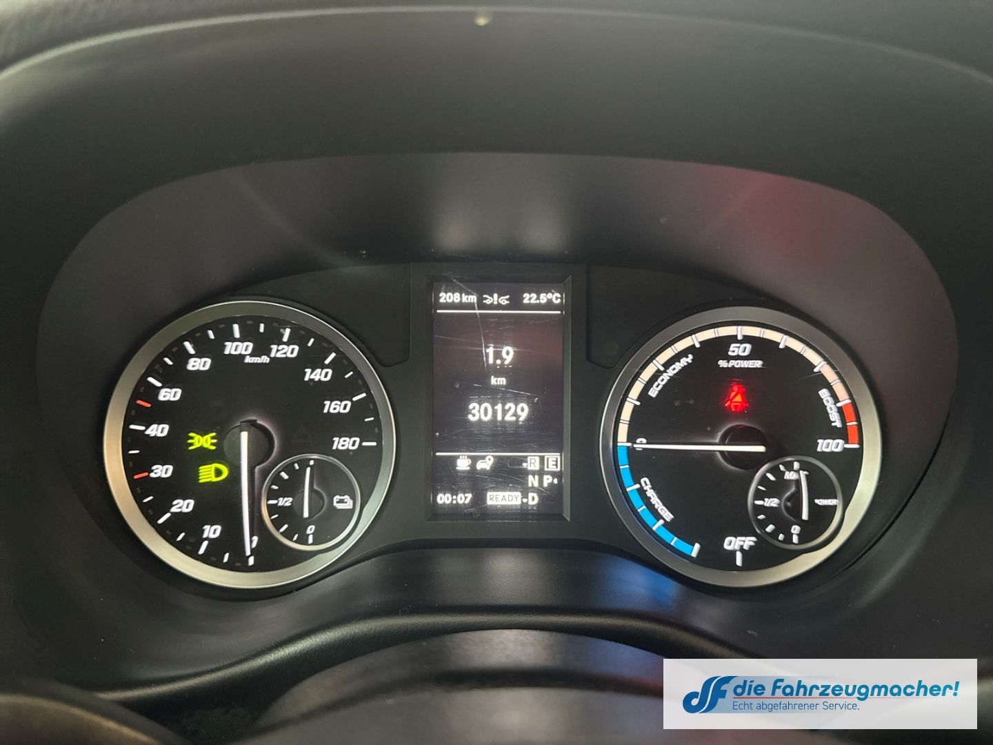 Fahrzeugabbildung Mercedes-Benz Vito Kasten e111 lang  LONG RANGE 60 DAB SHZ Rüc