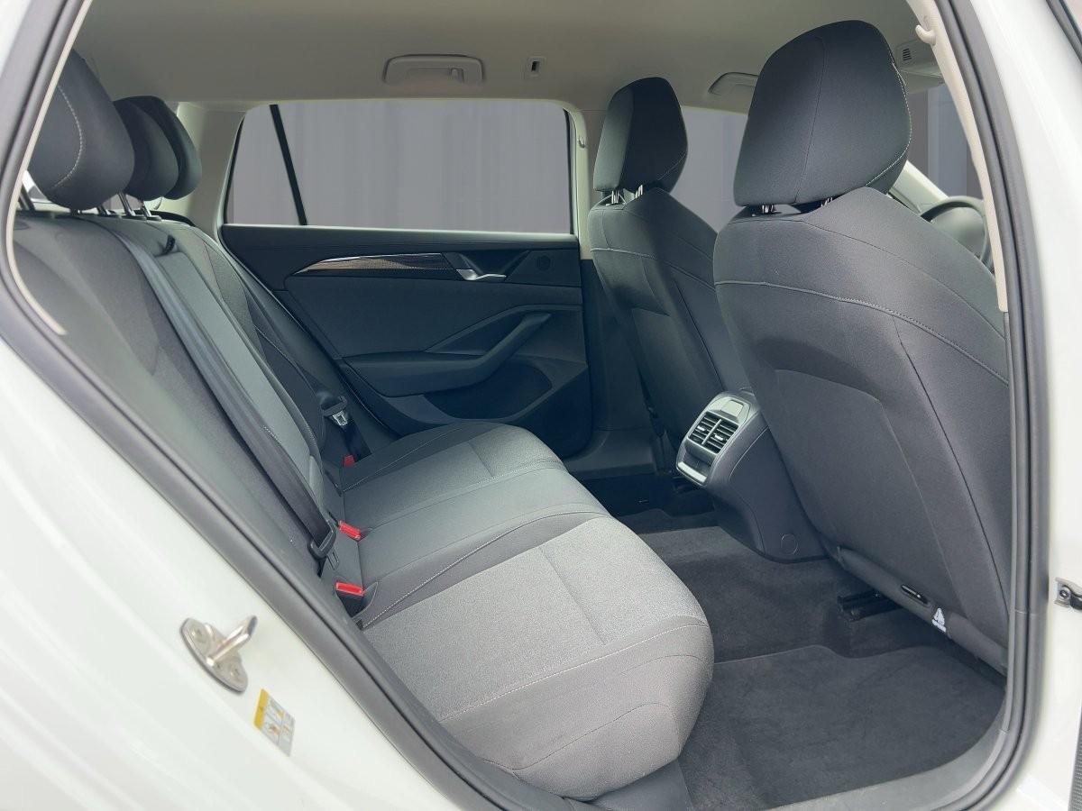 Volkswagen Passat 1.5 eTSI Automatik Apple CarPlay, миниатюра 7