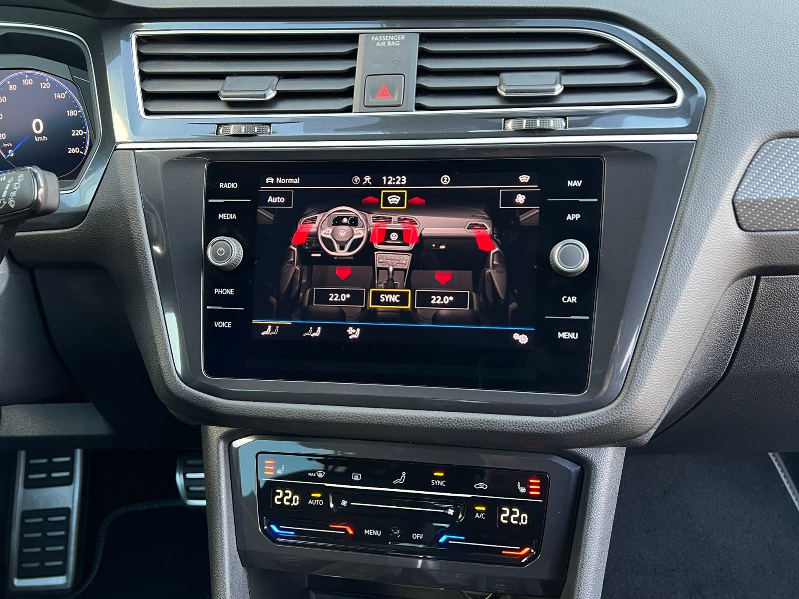 Fahrzeugabbildung Volkswagen Tiguan Allspace R-Line 2.0 TDI DSG 4MOTION *AHK,