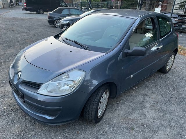 Renault Clio Authentique 1.2 16V 55kW