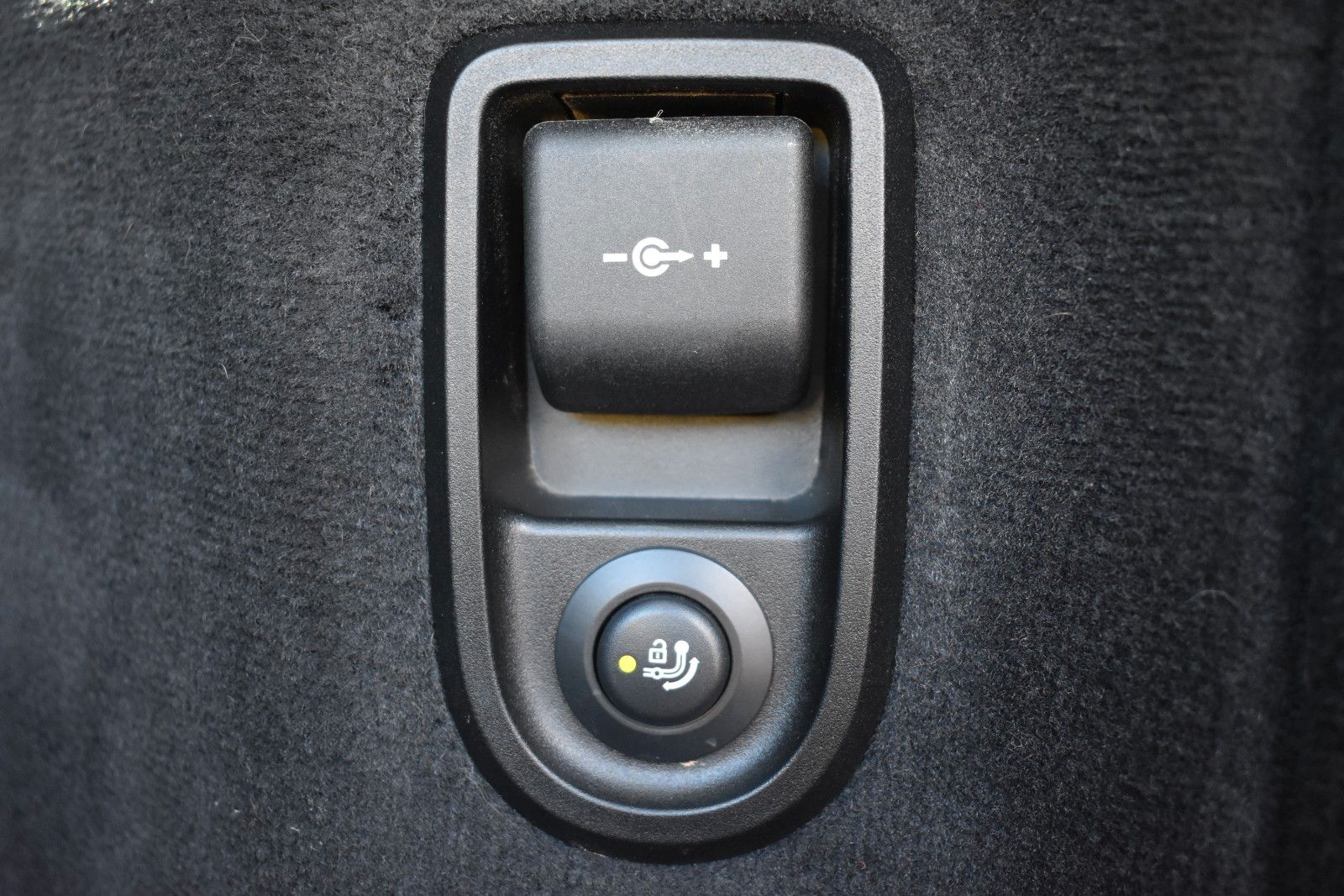 Fahrzeugabbildung BMW BMW 520d Touring  xDrive/M Sport/Anhänger/Shadow