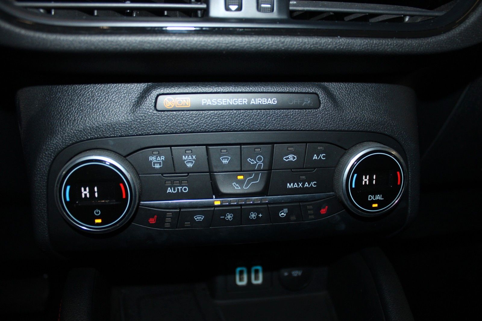 Fahrzeugabbildung Ford Kuga 2.5 PHEV ST-Line Aut. NAVI CAM WinterPaket