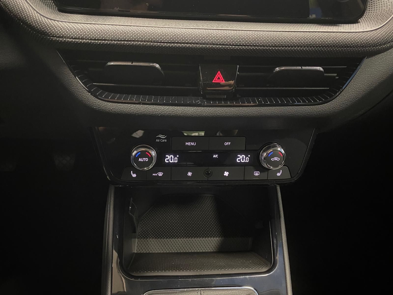 Fahrzeugabbildung SKODA Fabia 1.0 TSI+Garantie 2031+RüKAMERA+ALU+PDC+