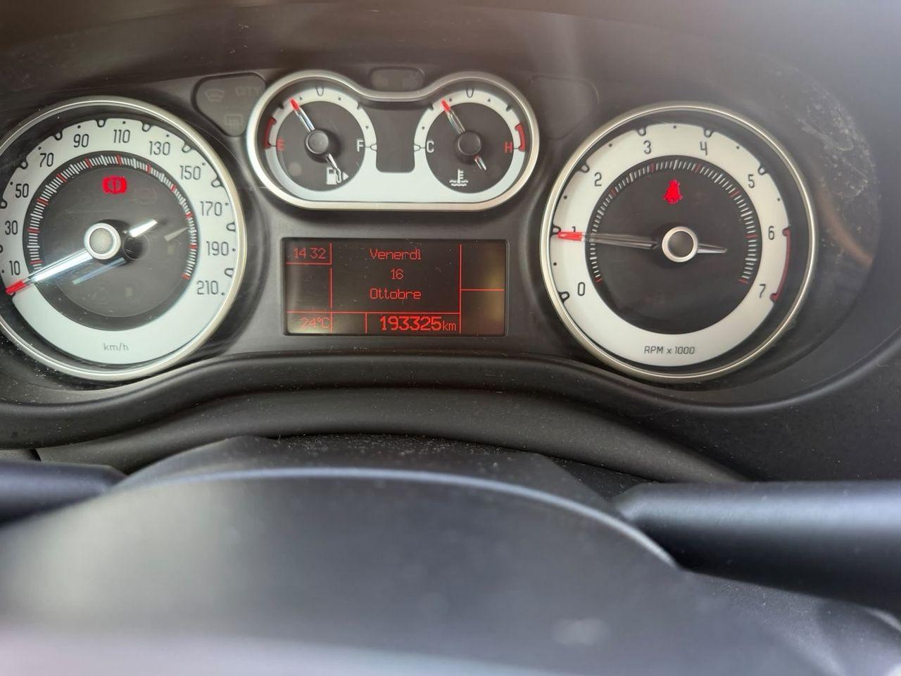 Fiat 500L 2013 — photo 9