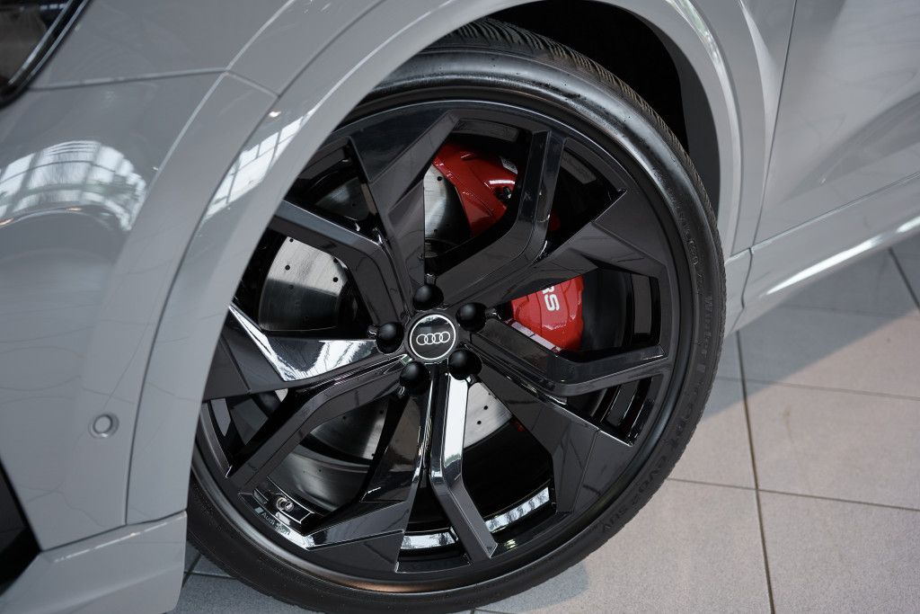 Audi Rsq8