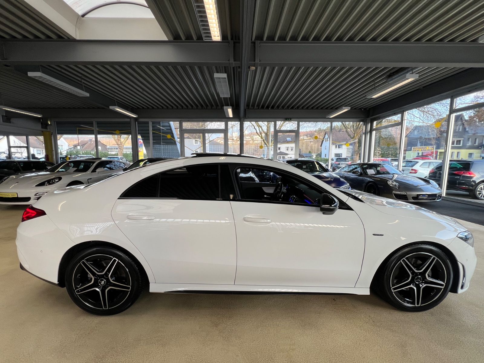 Fahrzeugabbildung Mercedes-Benz CLA 200 Edition AMG LINE *PANO*AMBIENTE*WIDE*