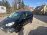 Ford Courier - Ford Courier mit Benzin-Antrieb