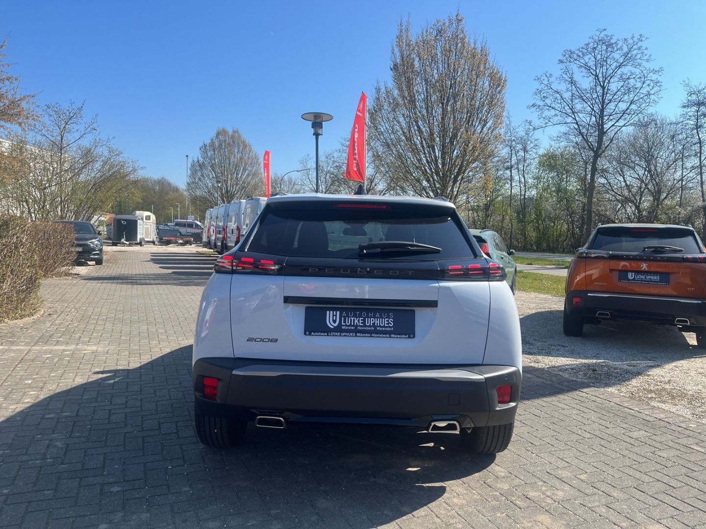 Fahrzeugabbildung Peugeot 2008 Allure 130 Puretech EAT8    ACC  CarPlay