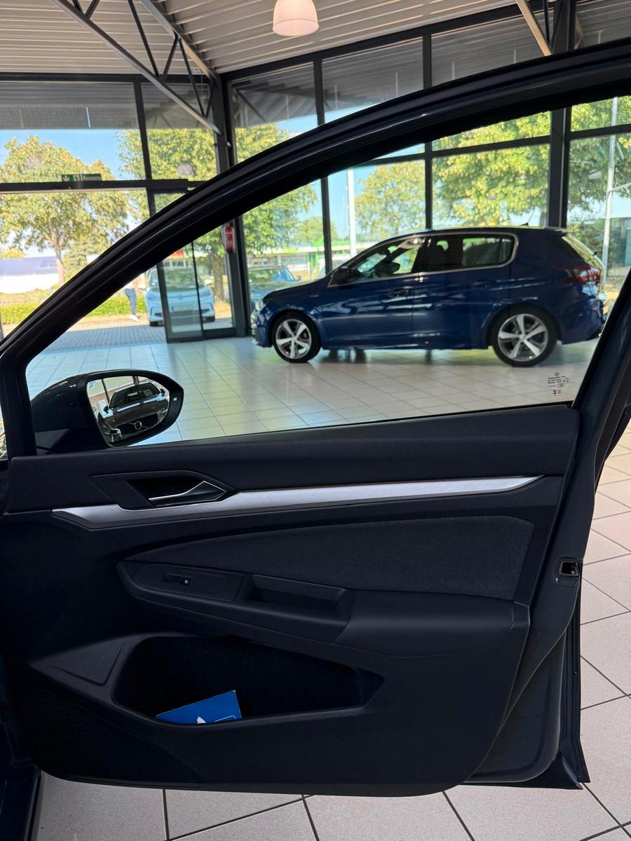 Volkswagen Golf VIII Lim. 1.5 eTSI 110 kW Life/LED/DSG, миниатюра 24