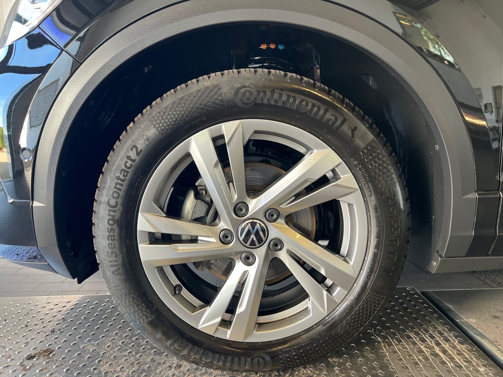 Fahrzeugabbildung Volkswagen T-Roc R-Line 1.5 TSI DSG *AHK, LED, Navi, Kamera