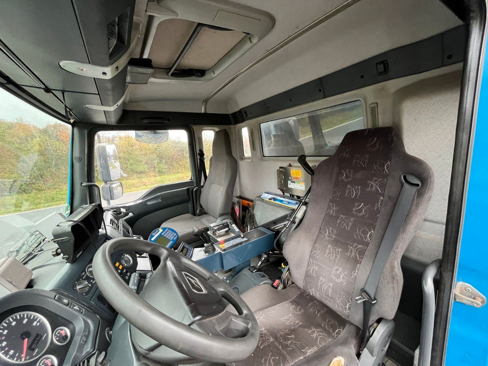 Fahrzeugabbildung MAN TGA 26.320 Überkopflader Müllwagen Automatik