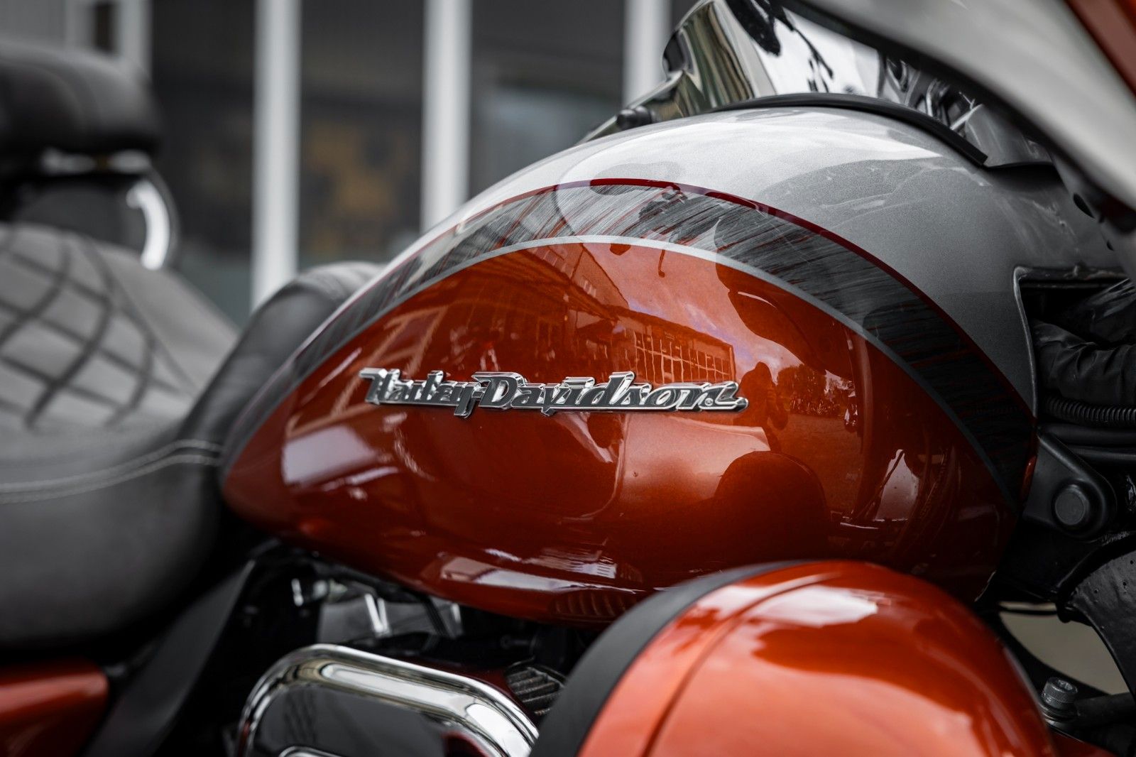 Fahrzeugabbildung Harley-Davidson FLHTKSE CVO E-Glide - V-Triebwerk Gespann
