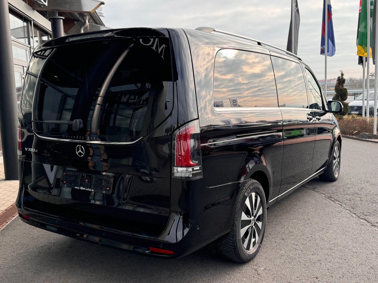 Fahrzeugabbildung Mercedes-Benz V 300 d 4MATIC AVA Extral AHK Standheiz