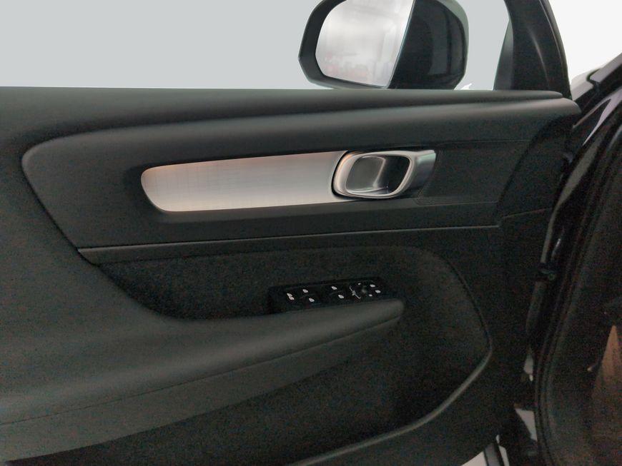 Volvo XC 40 B3 2WD Core +ANHÄNGERKUPPLUNG+LED+SHZ+PDC