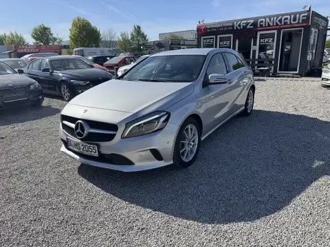 MERCEDES-BENZ A 200 -