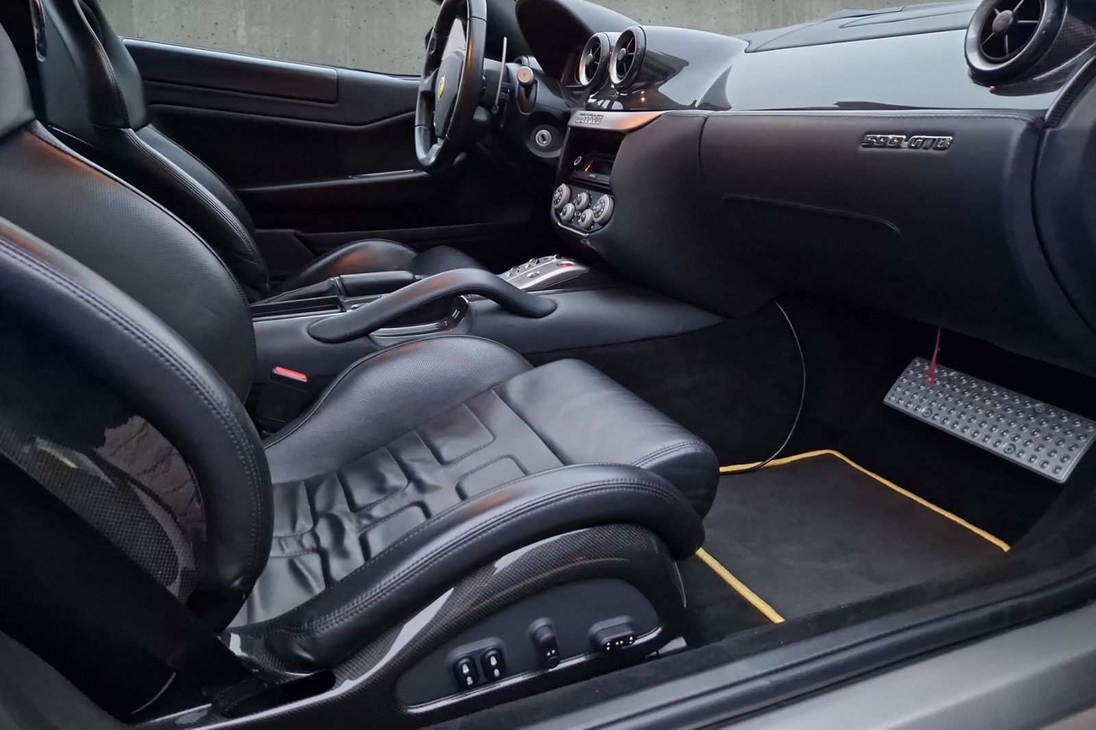 Fahrzeugabbildung Ferrari 599 GTB*Carbon*Embleme*gepflegt*