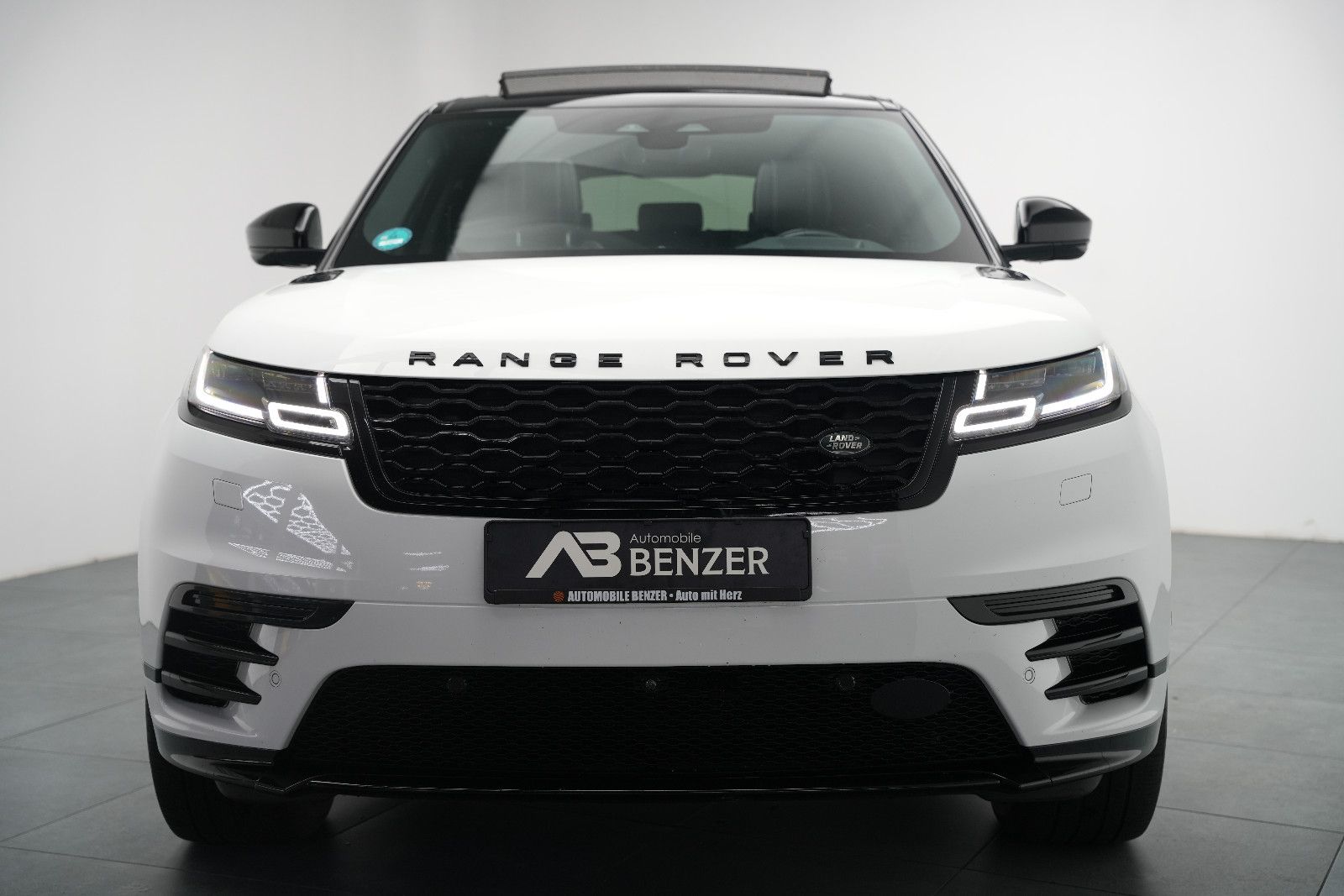 Fahrzeugabbildung Land Rover Range Rover Velar R-Dynamic SE*Pano*HUD*Meridian