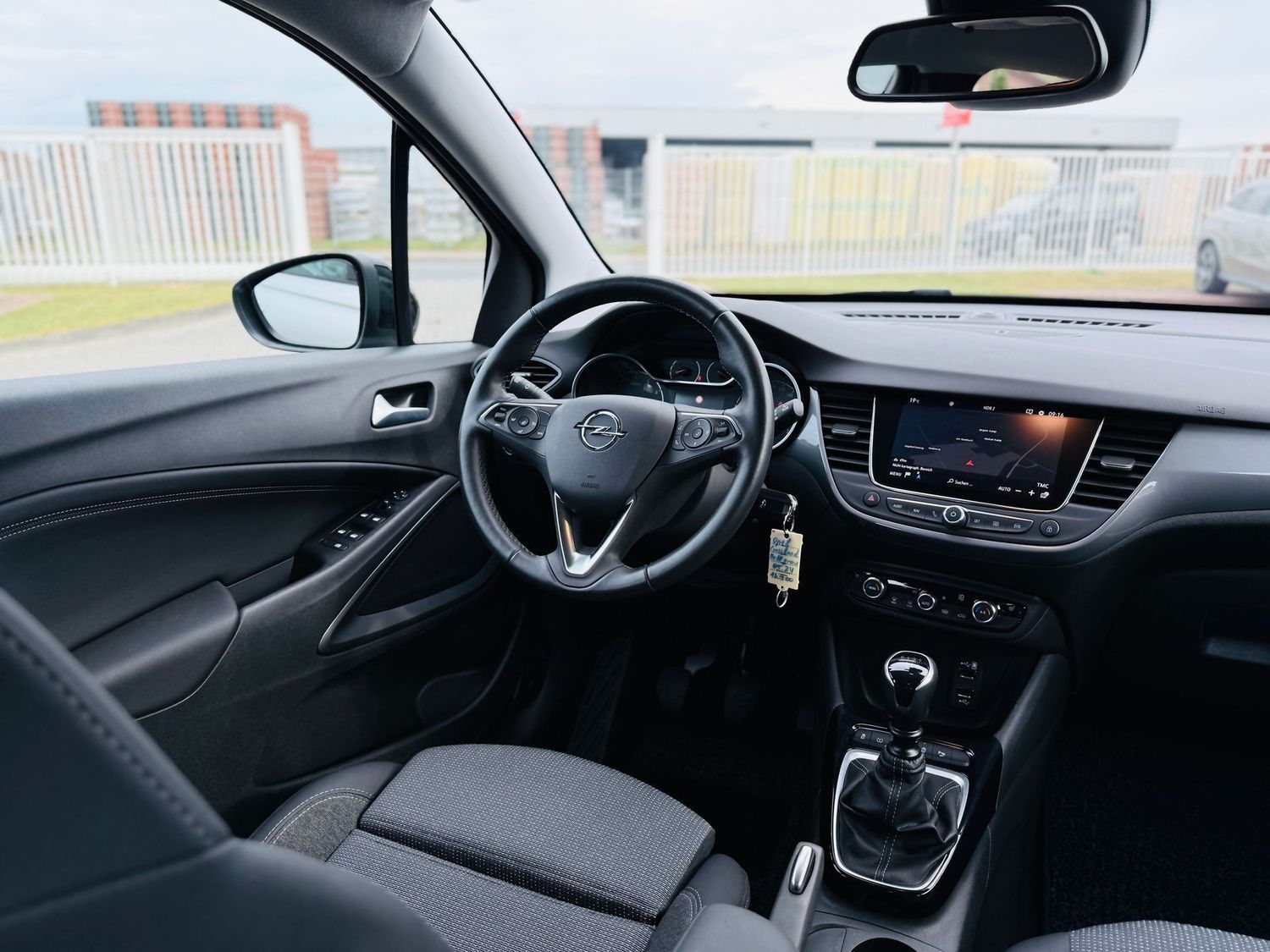 Fahrzeugabbildung Opel Crossland X 1,2 T ENJOY, Navi, LED, RFK, PTS, SH