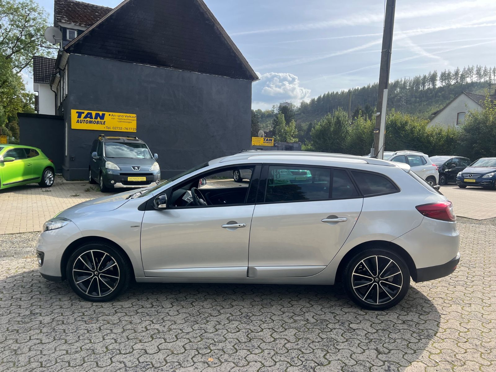 Fahrzeugabbildung Renault Megane III Grandtour BOSE Edition *KAMERA*