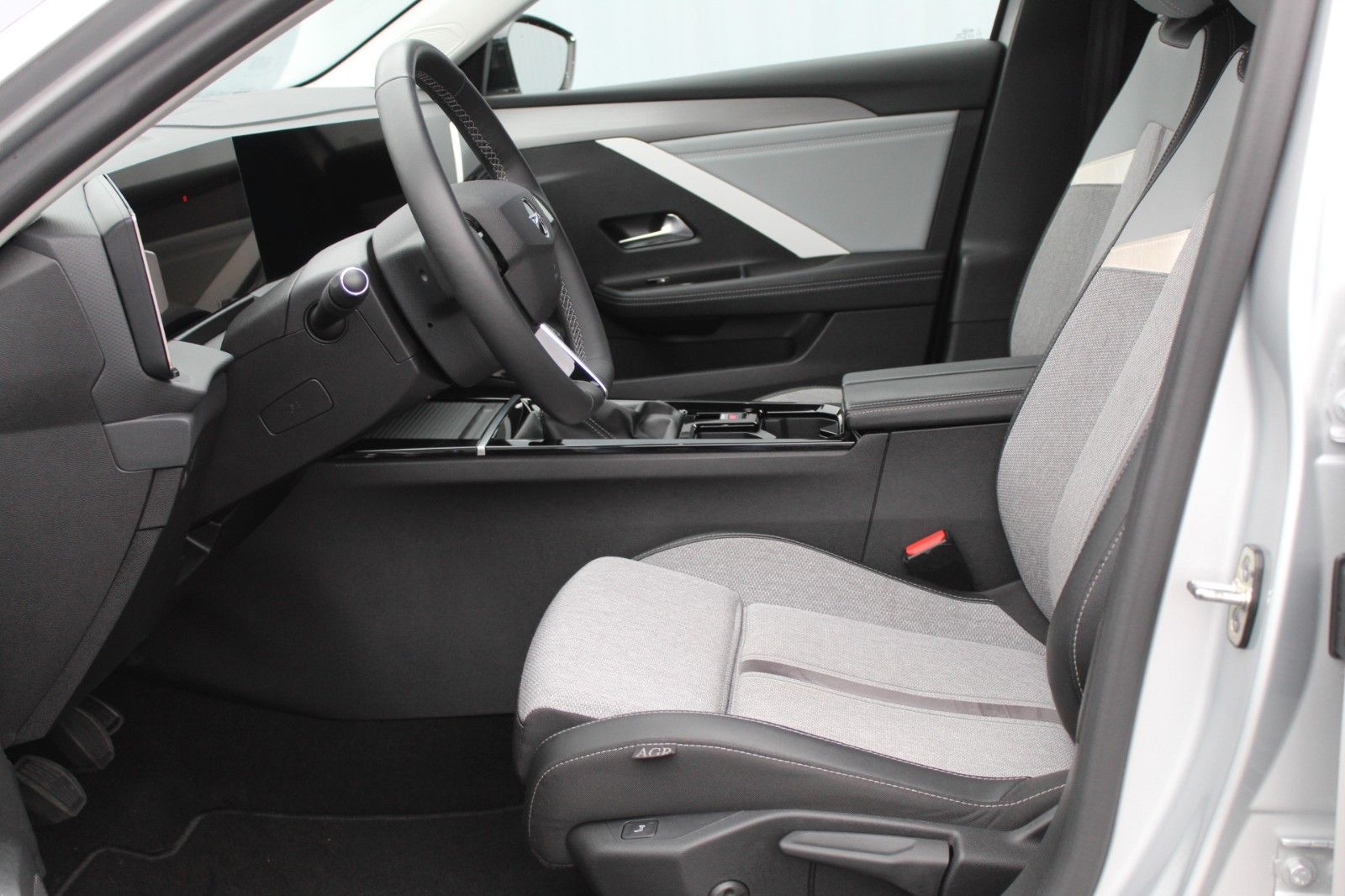Fahrzeugabbildung Opel Astra Sports Tourer Elegance AHK*Navi*Sitzh.