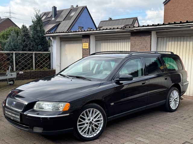 Volvo V70 2.5 T AWD Kinetic Aut 7-SITZ LEDER XENON SHZ