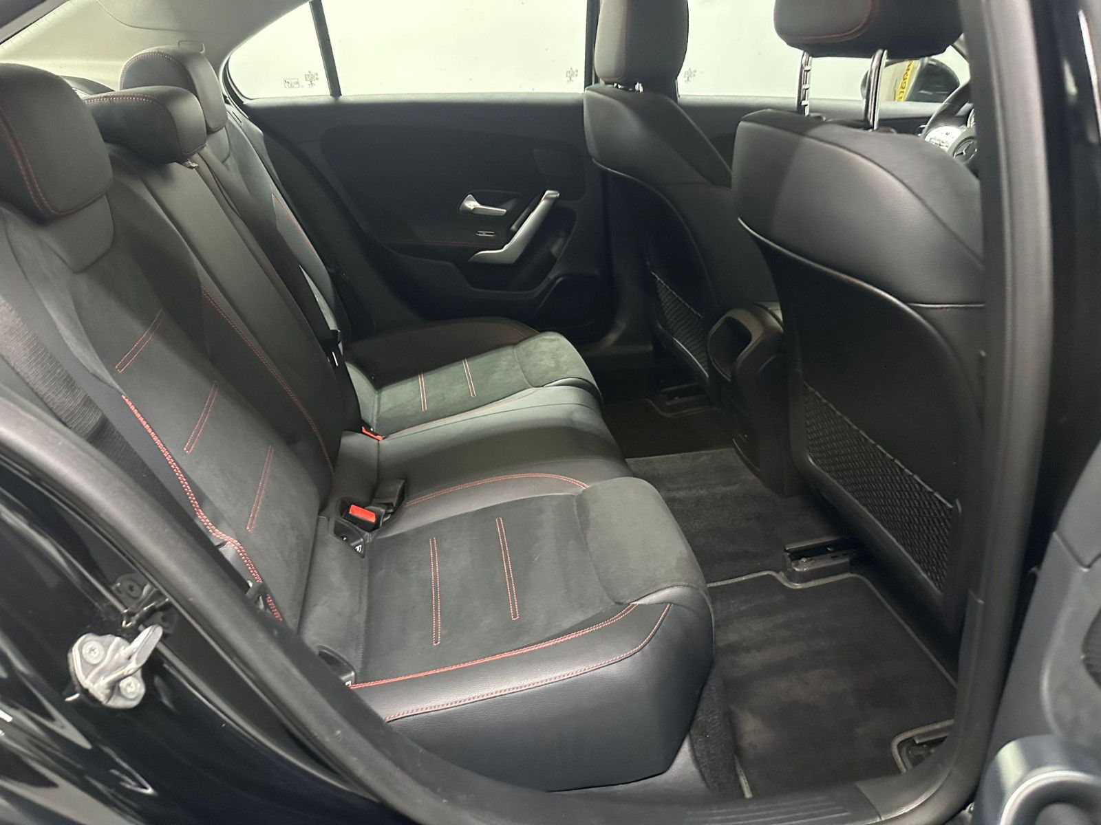 Fahrzeugabbildung Mercedes-Benz A 200 d 4MATIC DCT LImousine *AMG-LINE*KAMERA*