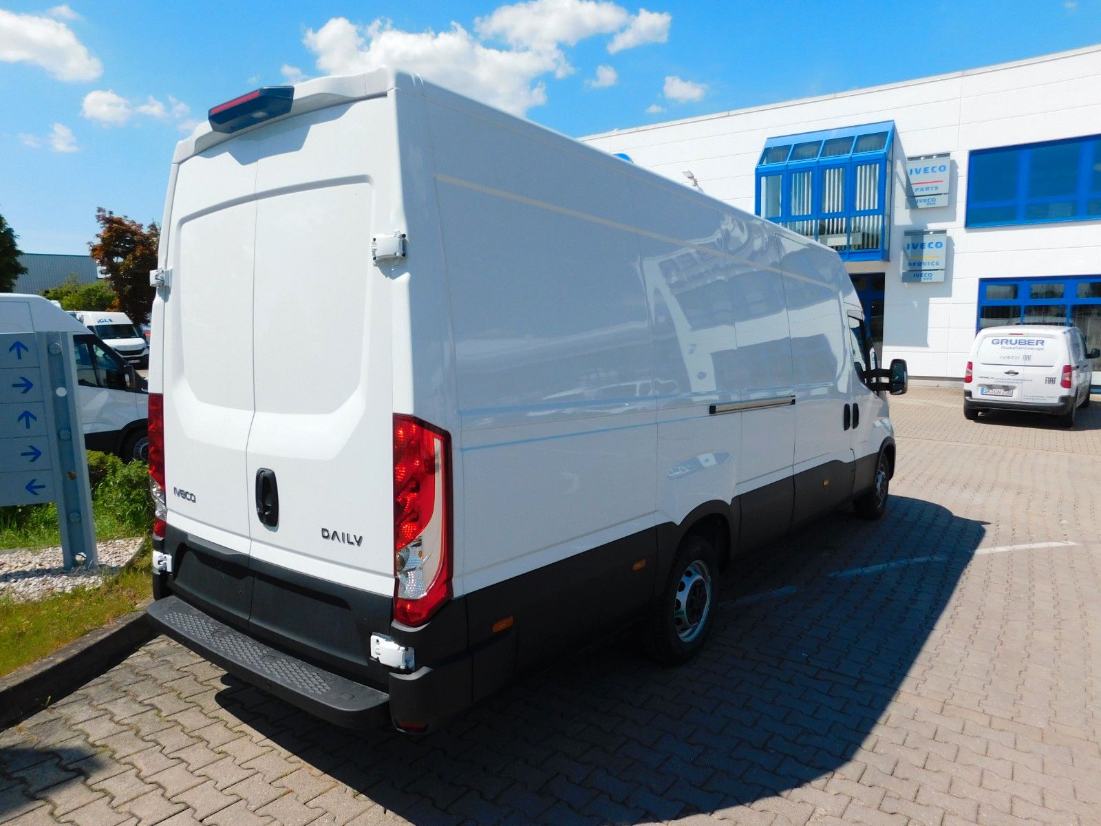 Fahrzeugabbildung Iveco Daily 35S16H3.0A8 V Y Kastenwagen