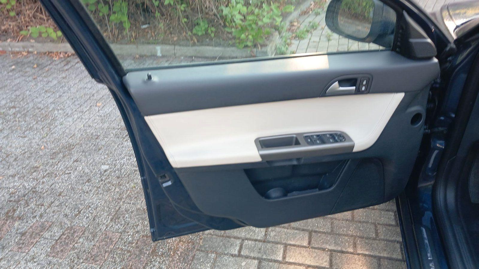 Volvo V50 2012 — photo 10
