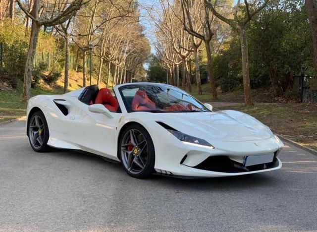FERRARI F8