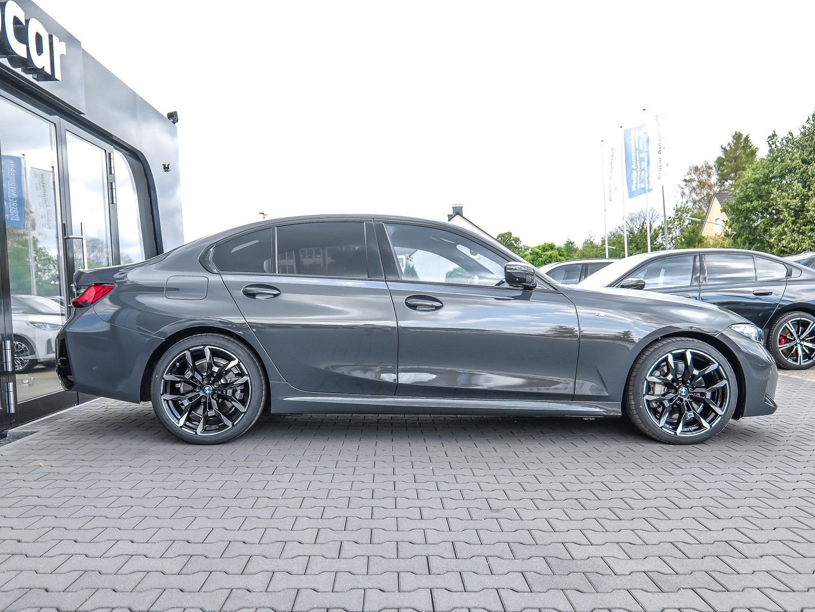 BMW 330 - Bild 10
