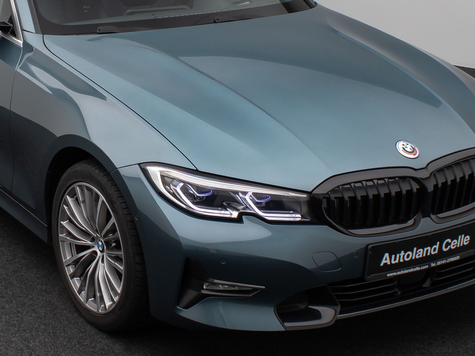 Fahrzeugabbildung BMW 320d Sport Line Kamera Laser HUD DAB HiFi Komfor