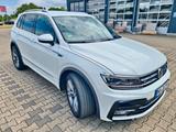 Volkswagen Tiguan R-Line Standhzg Leder 4-Motion HUD ACC