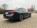 BMW M760 Li / VOLL / SCHECKHEFT / B&W / SKY / M PERF - BMW 760 in Hamburg