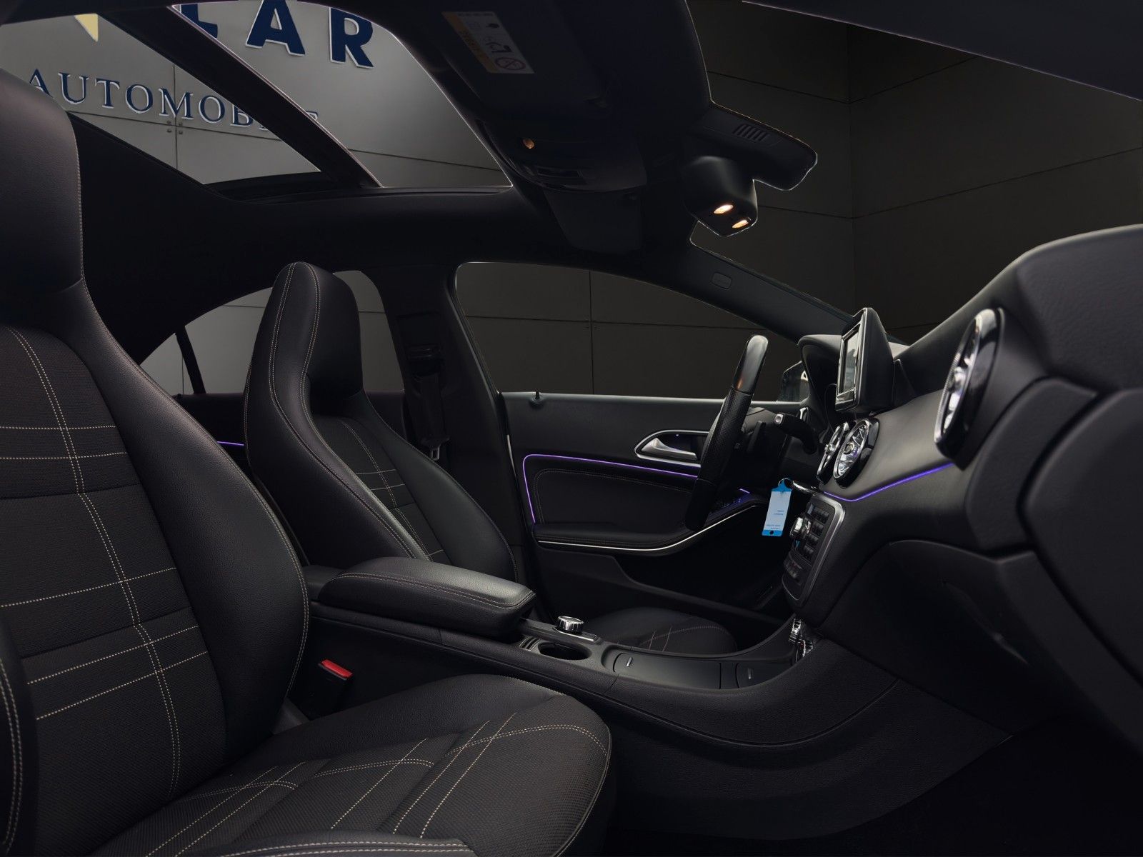 Fahrzeugabbildung Mercedes-Benz CLA 180 Pano/Automatik/Bi-Xen/Navi/Sitzheizung