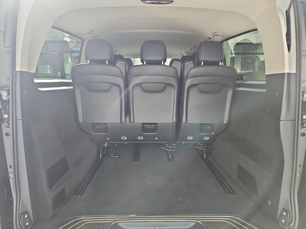 Fahrzeugabbildung Mercedes-Benz V 300 EAV/E 8 Sitze AHK DISTRONIC elektr.ST STHZ