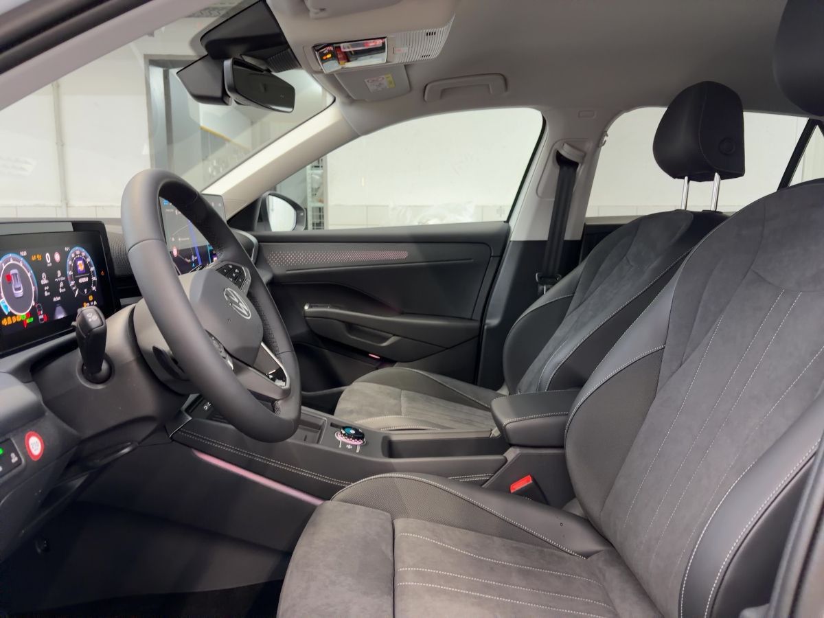 Volkswagen T-Roc - Bild 8