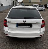 Skoda Octavia 1.6 TDI SCR DSG SOLEIL Combi SOLEIL - Skoda Octavia mit Diesel-Antrieb: Kombi, 1.6