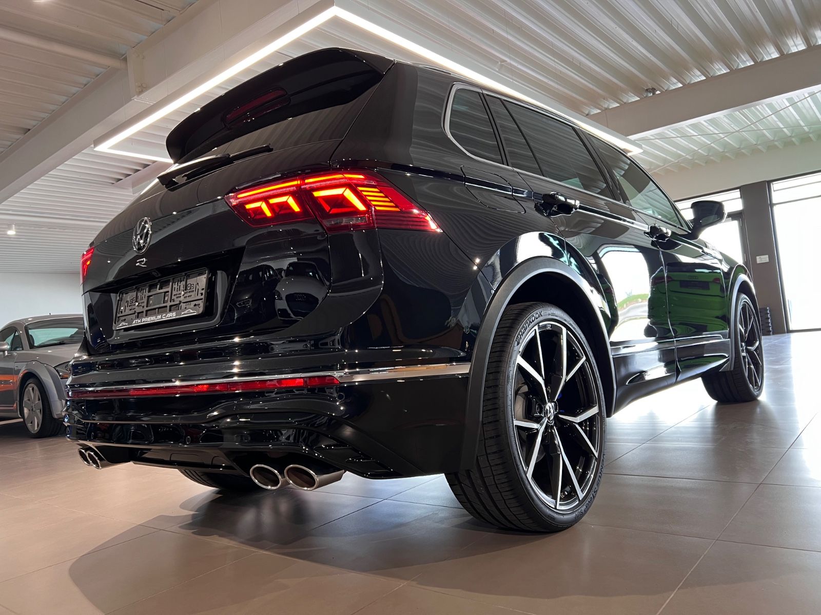 Volkswagen Tiguan 2.0TSI DSG 4MOTION R AHK SCHALEN 4xKAMERA foto 8