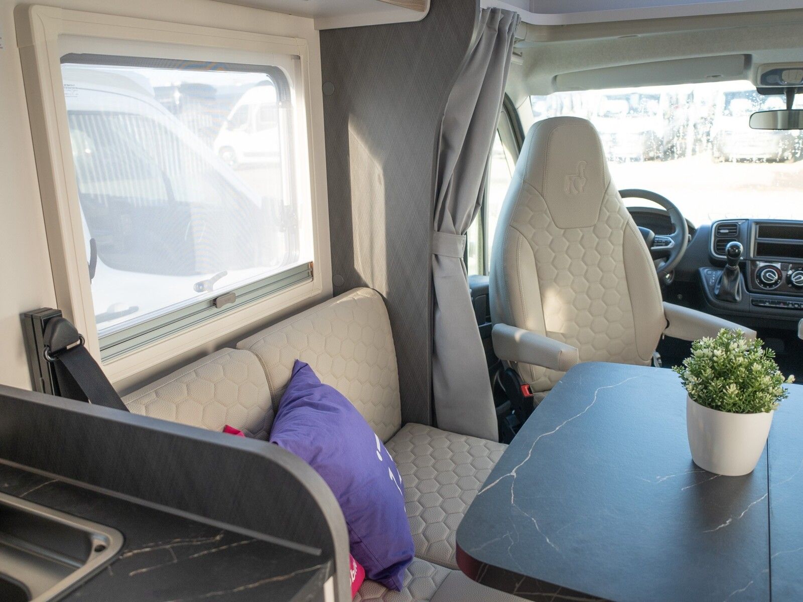 Fahrzeugabbildung Etrusco T-Modell Base 6.9 SBC Markise*Chassis+Komf-Paket