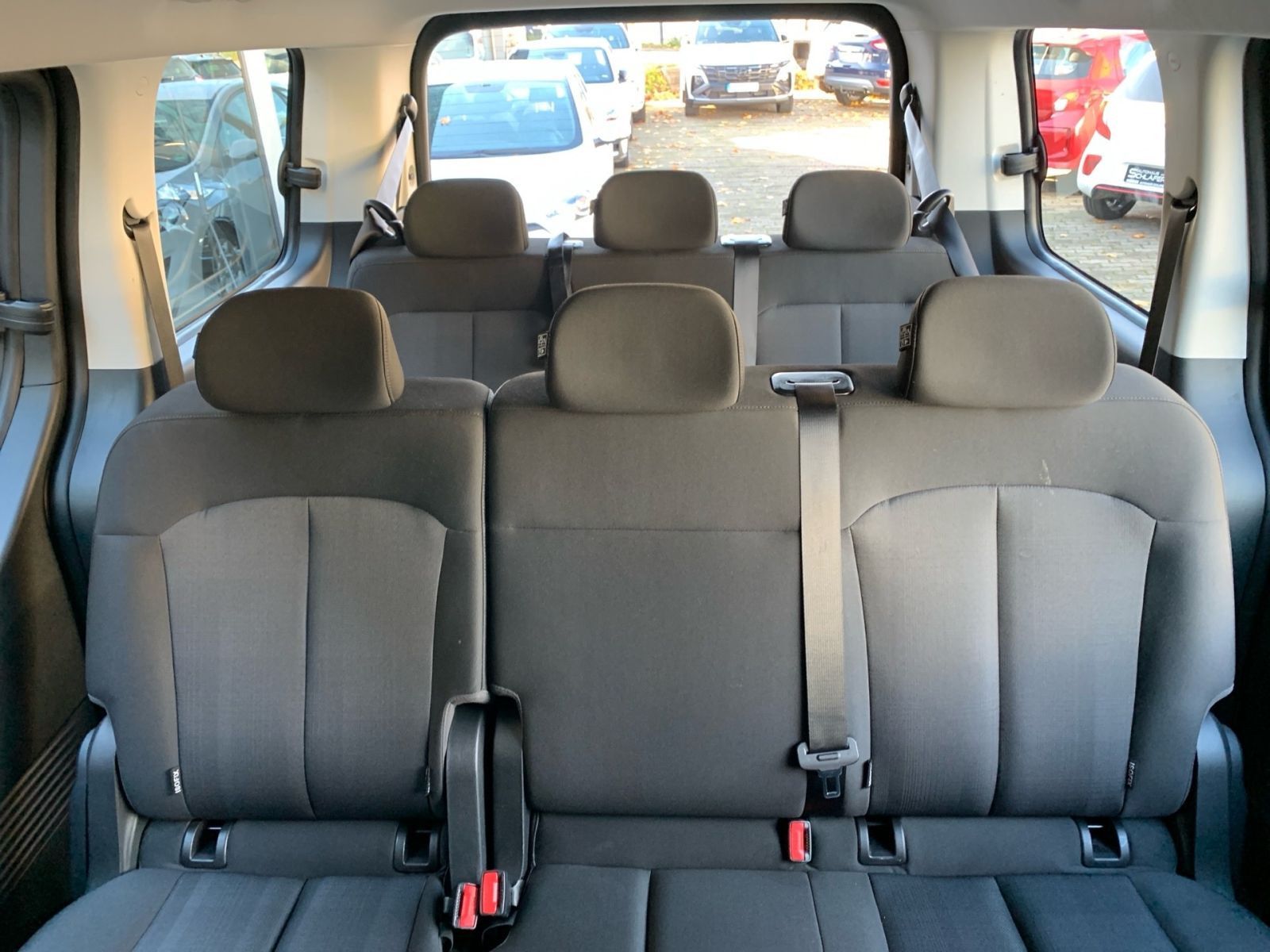 Fahrzeugabbildung Hyundai STARIA 2.2 CRDi Trend 8-AT 9-Sitzer ParkPak.