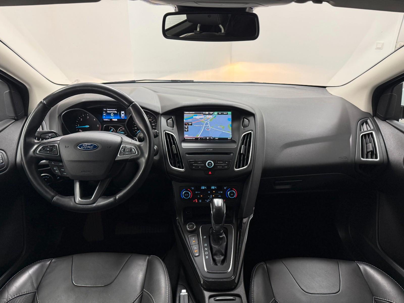 Ford Focus 2015 — photo 9