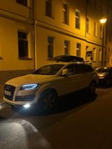 Audiq7  Sline quattro - Audi Q7: Sline