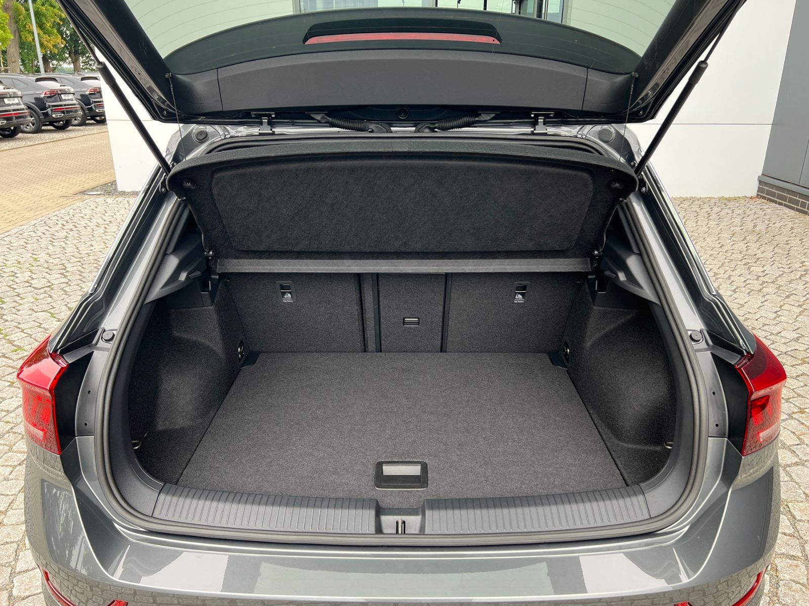 Fahrzeugabbildung Volkswagen T-Roc GOAL 1.5 TSI DSG *AHK, LED, "Plus"-Paket,