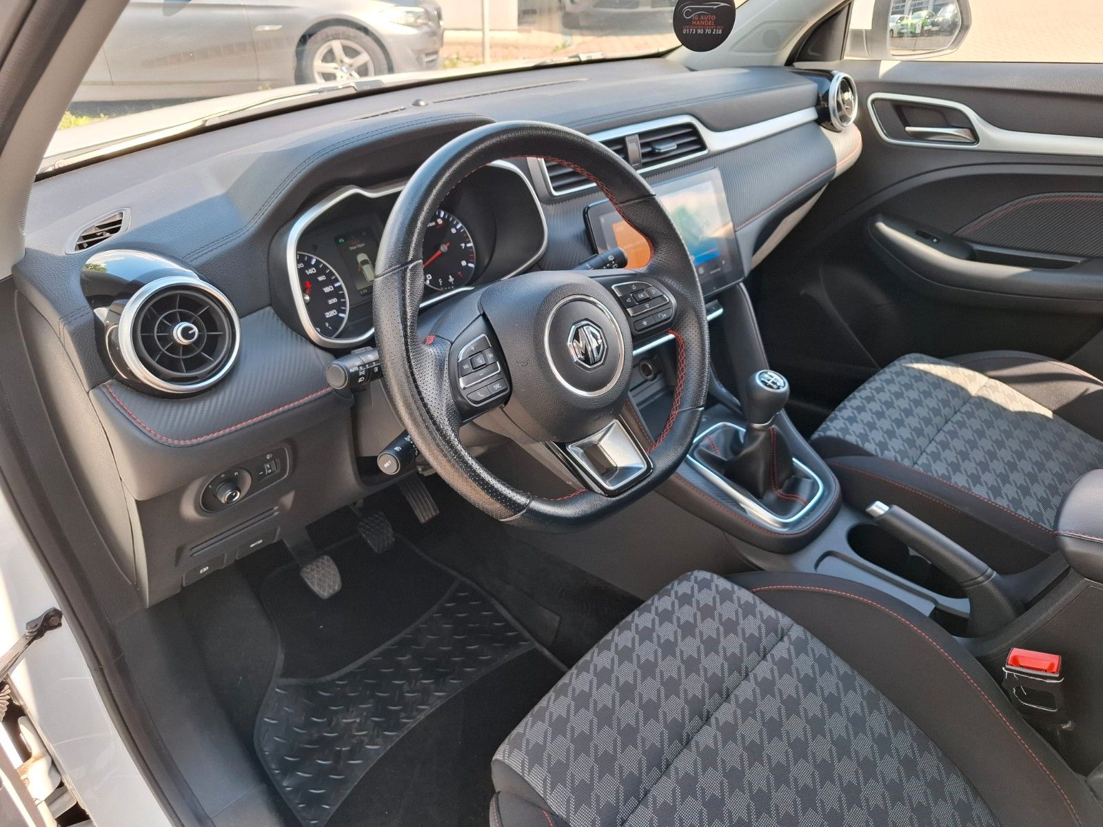 MG ZS